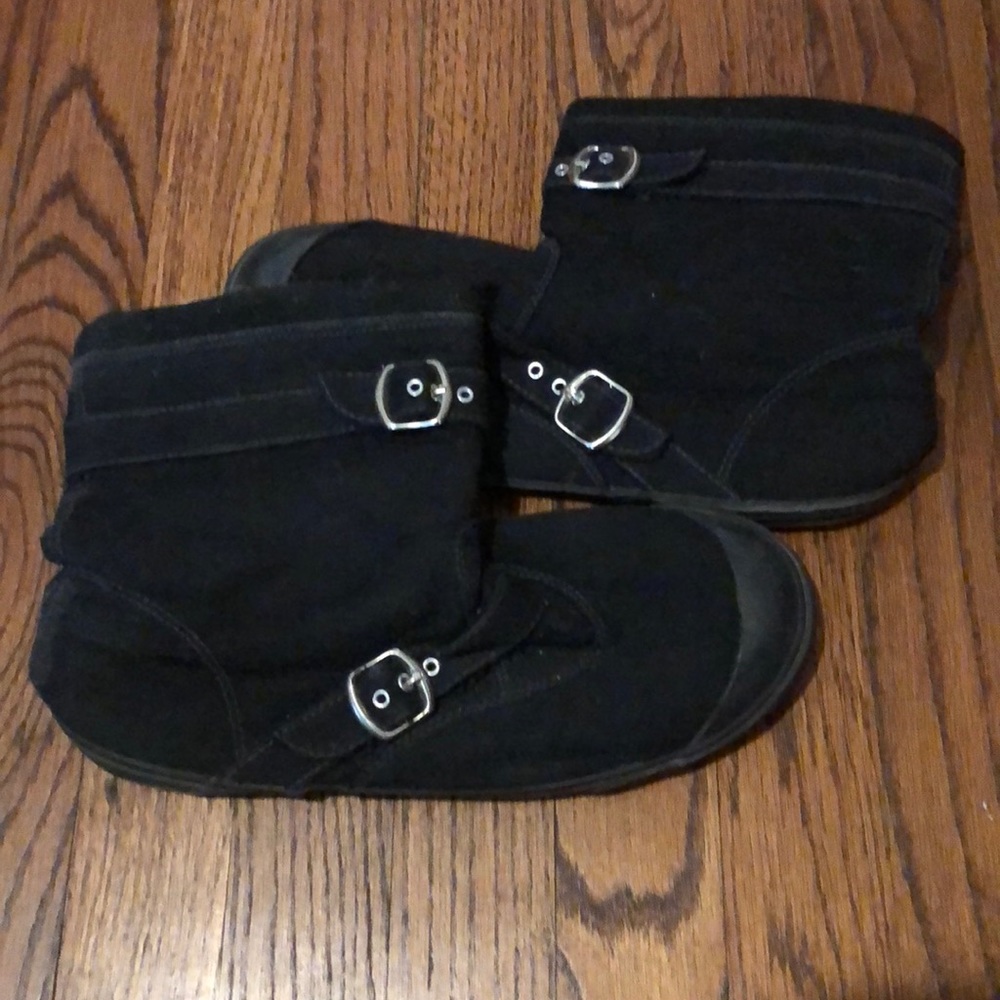 Rubber Toe Black Boots ❄️💥